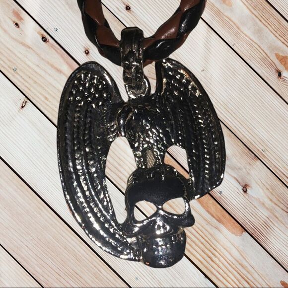 New. Goth inspired silver Eagle with skull… - Picture 8 of 10